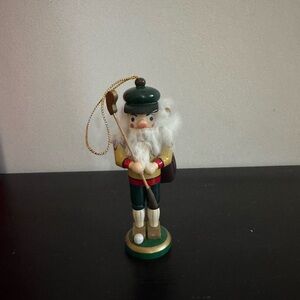 Festive Nutcracker Golfer Figurine - Green and Gold